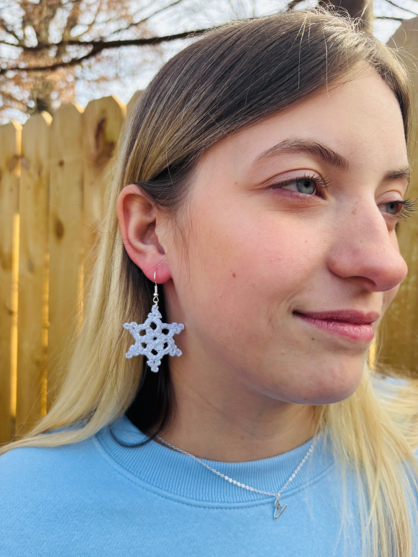 SILENT NIGHT Crochet Snowflake Earrings – White with Metallic Accents